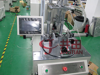 步進電機鎖付方案-四軸帶預壓鎖螺絲機